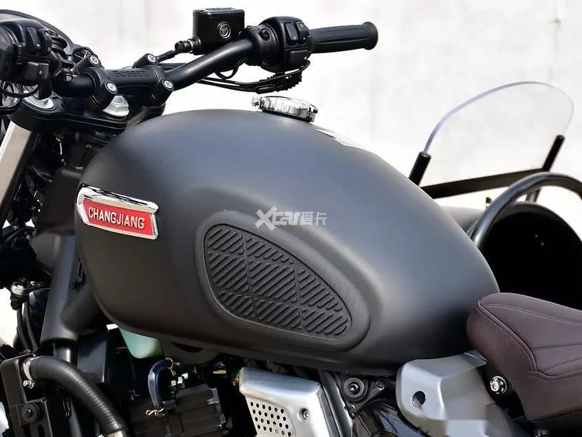 有颜值有内涵买就对了实拍长江bobber400边三轮摩托车