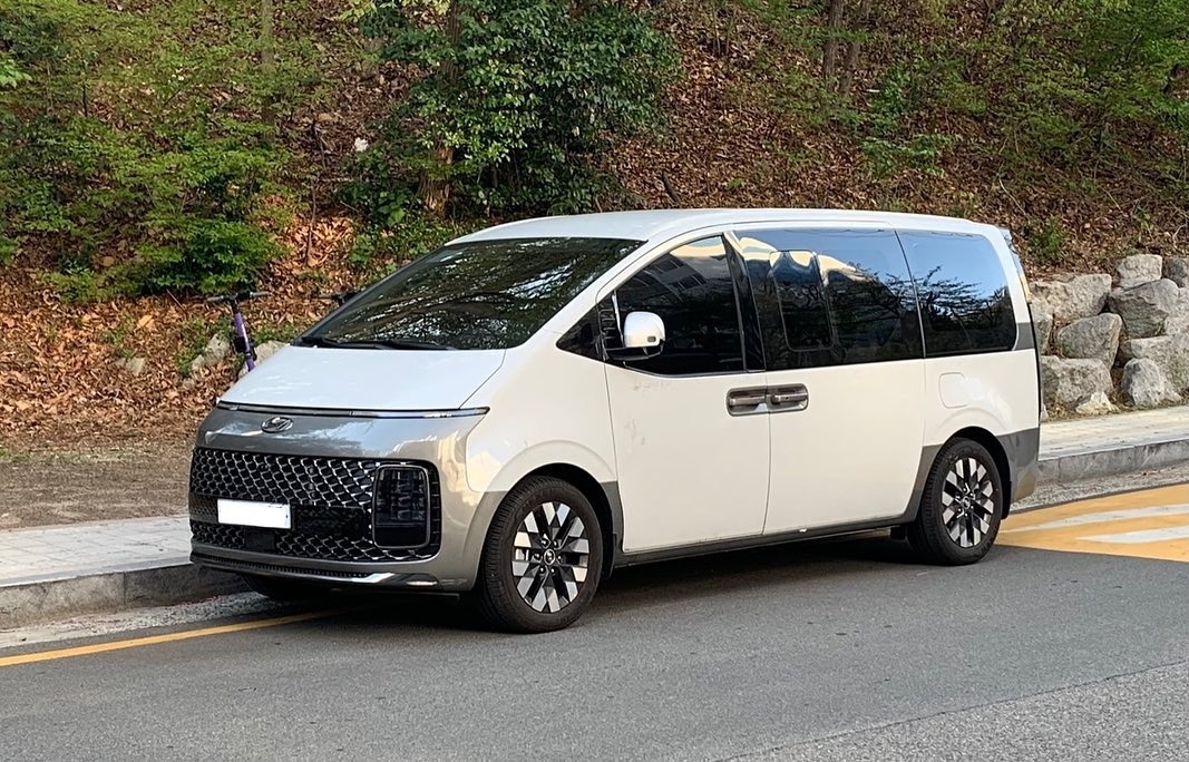 全新现代staria海外实车 造型圆润的最潮mpv车型?_易车