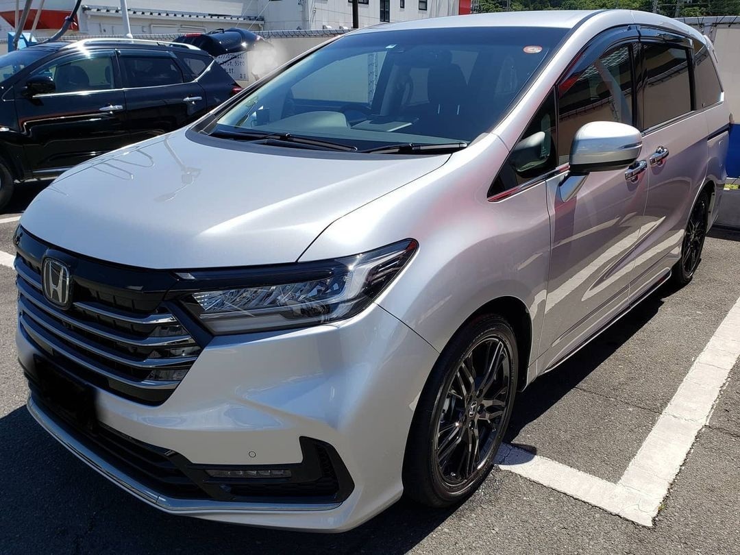 新款本田奥德赛日版海外街拍 外观小幅升级/更加端庄大气