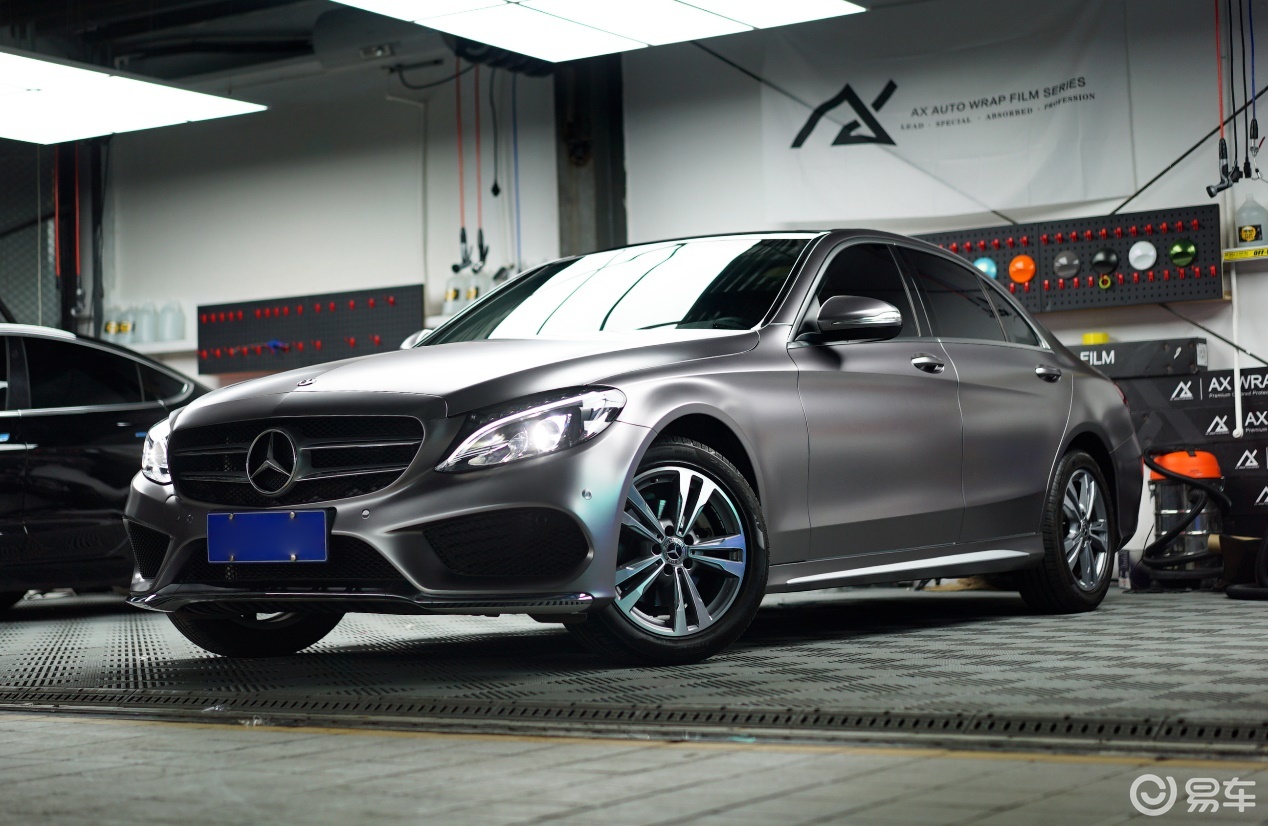 战斗灰不好驾驭偏偏这位红装却把这台奔驰e260改成了这样