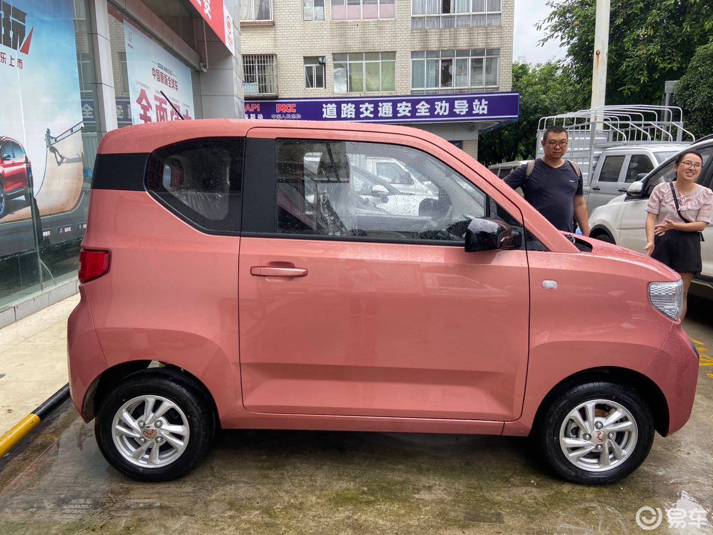 五菱宏光miniev4座小可爱实车真是超好看