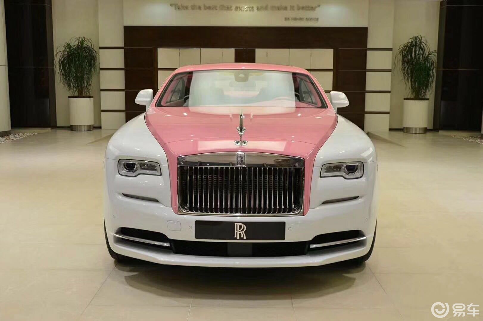 2019款劳斯莱斯魅影港口现车粉色现车全国仅此一台