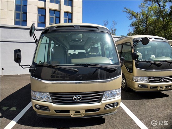 丰田考斯特12座奢华版价格 4.0 v6 高级商务座椅
