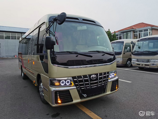 丰田柯斯达考斯特10座座椅材质数量图片