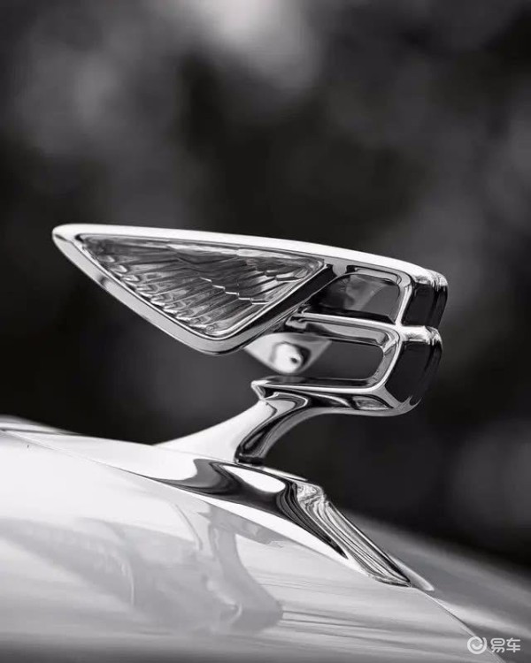 20新款宾利飞驰w12立式车标向劳斯莱斯看齐