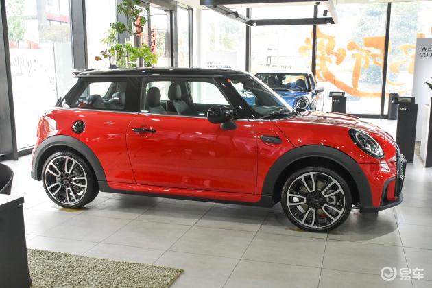 年轻人要的它都有 现在的小型车也能这么高级了 易车