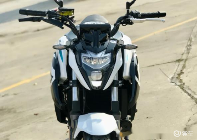 春风又要火了!649cc直列双缸59马力,加满油开200km,4.1万起步_易车