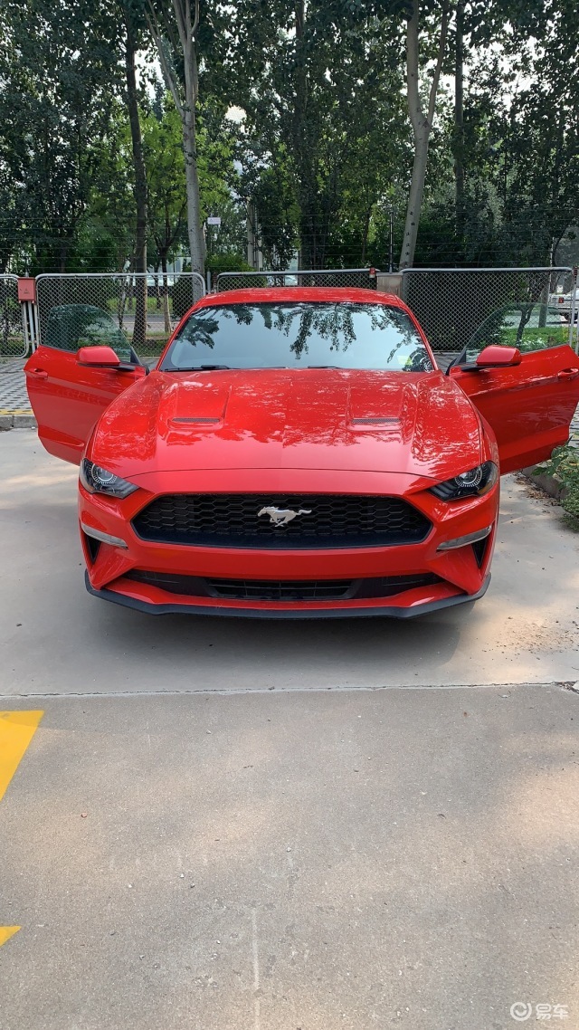 19款加版福特野马四轮悬架时尚动感倍增