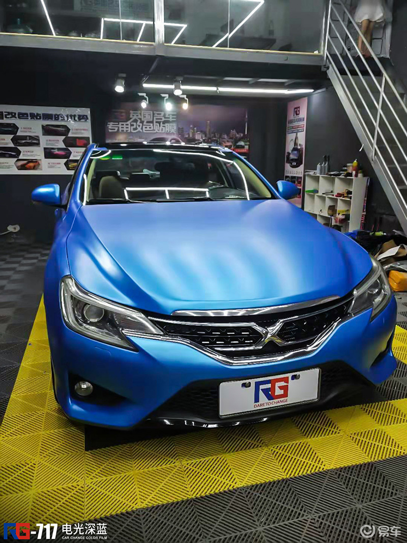 丰田锐志车身改色电光深蓝rg瑞集改色膜清远加盟店出品