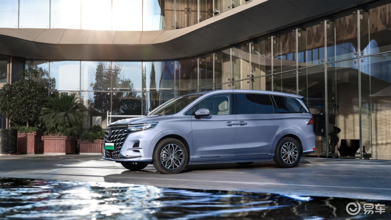 进口奔驰商务车七座无隔断版奔驰七人座商务车图片