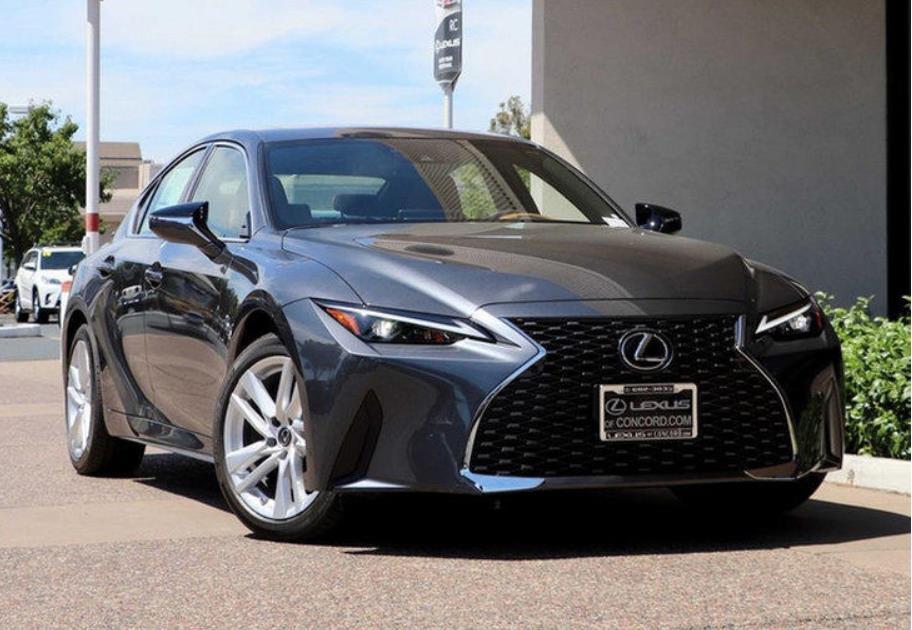 雷克萨斯全新is300海外到店