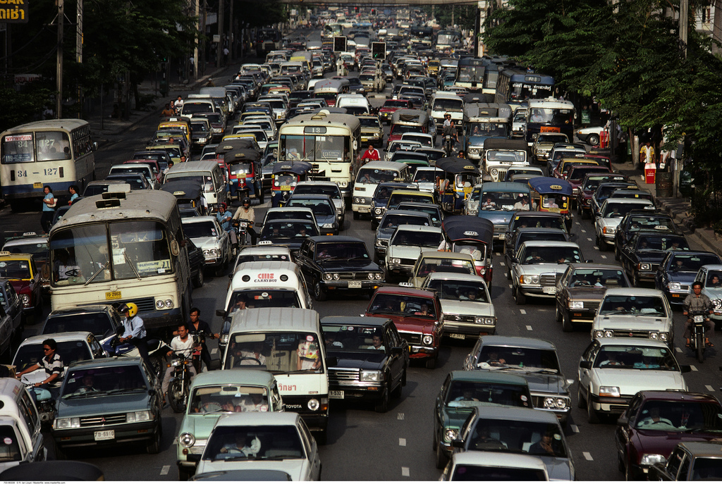 根据新规定,外国车辆入境需提前10个工作日,通过泰国旅行社向交通部陆