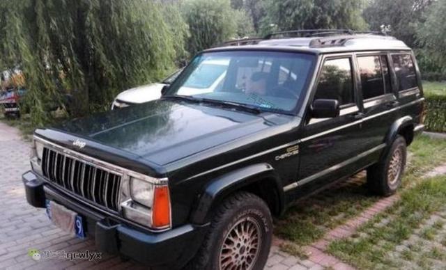 双环213 vs jeep切诺基说起散在众泰其实是孙子辈的,在它的前面耗油