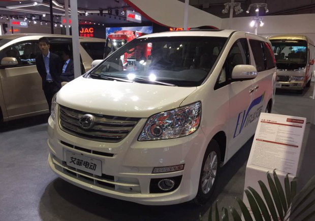 2017上海车展九龙艾菲纯电动版亮相