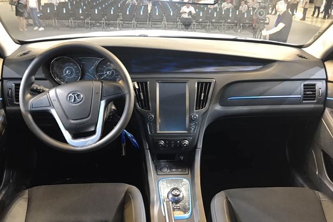 北汽新能源eu300正式下线兼具充换电功能