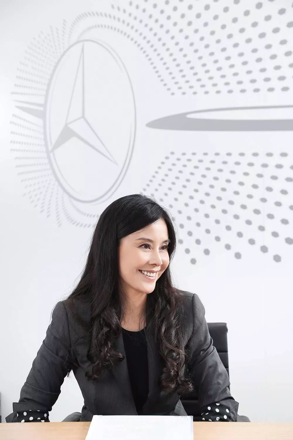是北京梅赛德斯-奔驰amg/smart/v级车及vito销售运营执行副总裁毛京波