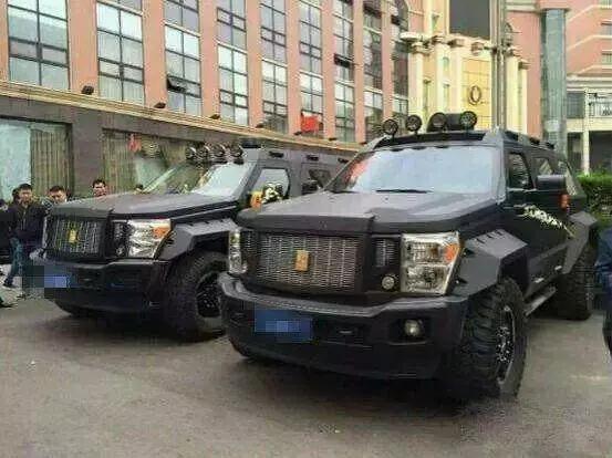 土豪的保镖结婚10辆豪车开路马云同款迈巴赫做