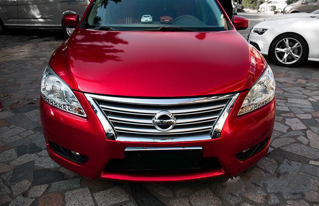 日产轩逸糖果红车身改色贴膜效果图