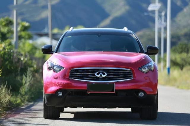 英菲尼迪fx350车身改色水晶粉贴膜效果图