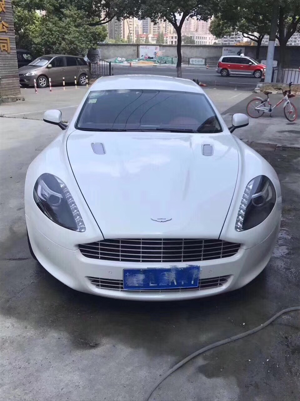 最漂亮的4门跑车没有之一阿斯顿马丁rapide