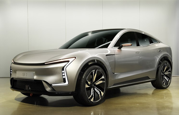 motors由小康集团2016年1月在美国硅谷注册设立,定位打造高端电动汽车