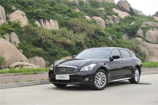 春城购英菲尼迪m送金秋稻城之旅自驾游