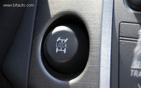 中央差速器锁是rav4的配置亮点标签:全部文化评测导购新车新闻 123>12