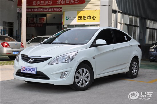 6月29,30日北京现代金友店举行大型团购会,现场秒杀瑞纳特价车59900元