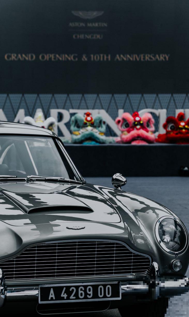 007无暇赴死最新座驾开到成都你有暇赴约吗