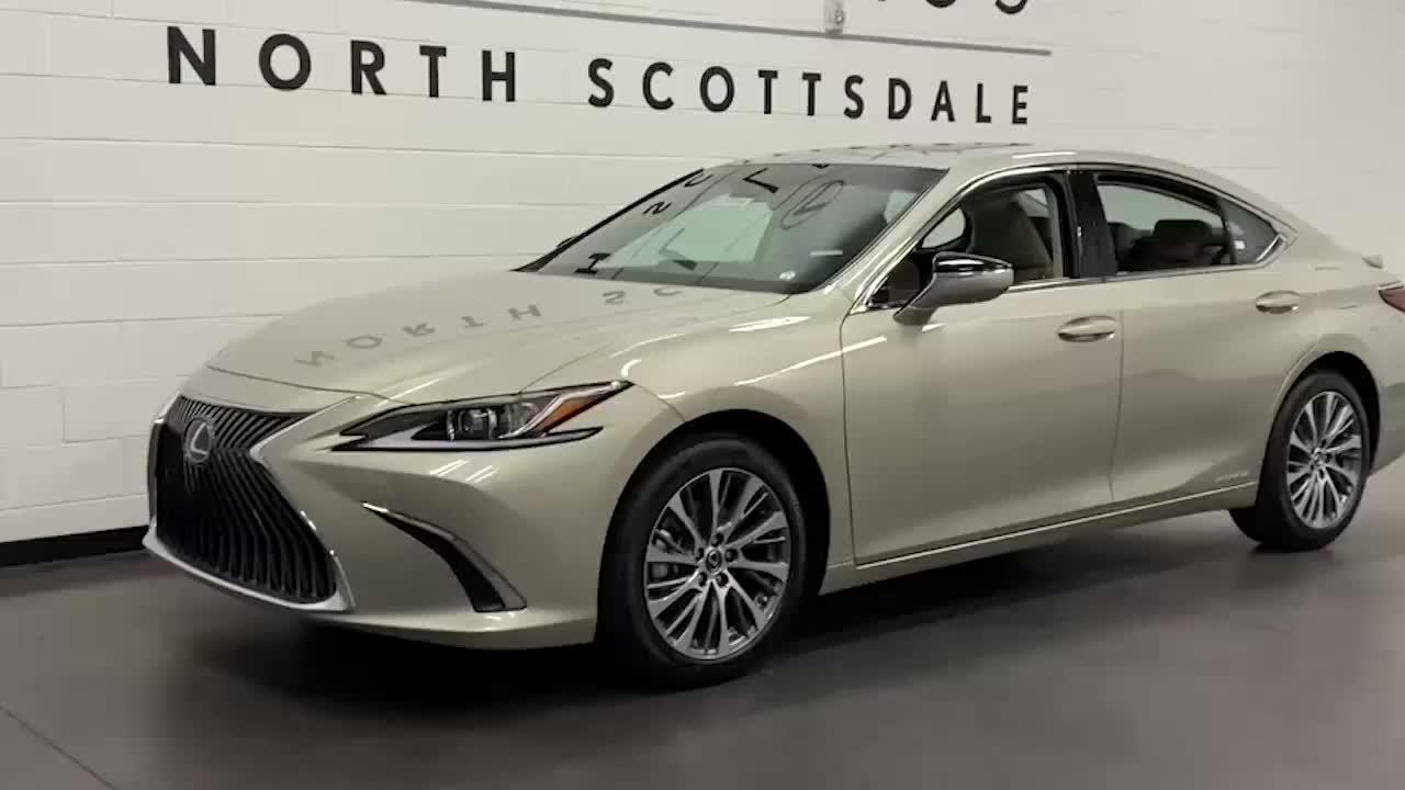 新车到店,2021款雷克萨斯es300h,有这外观和内饰,太帅了!