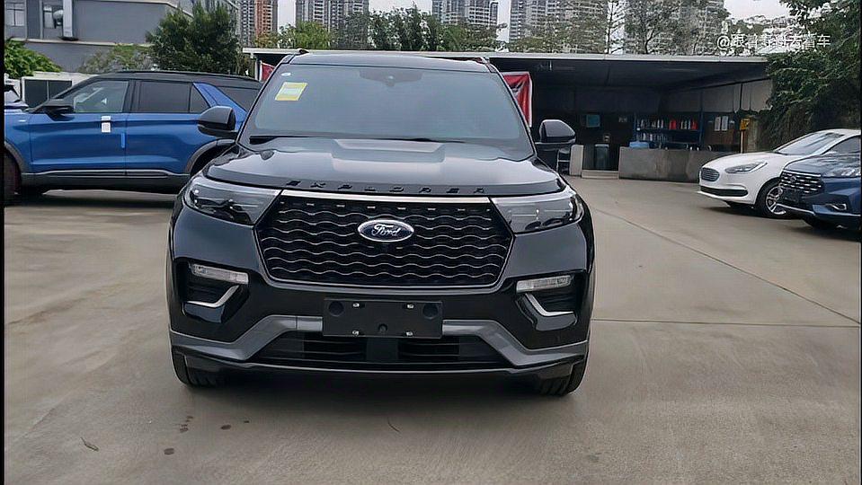 全新探险者黑色stline看起来效果如何我们看一下实车