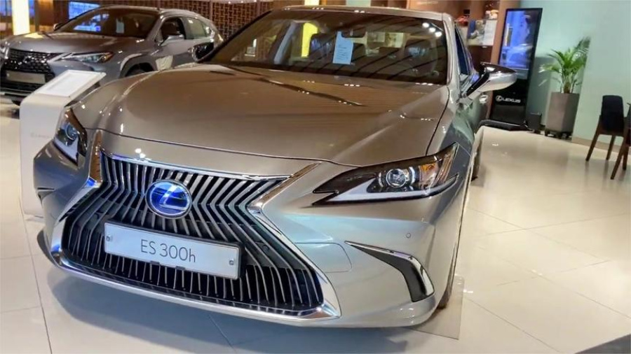 高清实拍2021款雷克萨斯es300h实车太帅