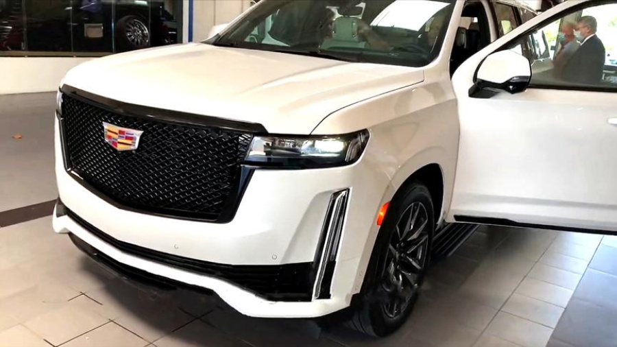 2021款凯迪拉克凯雷德到店近距离了解外观内饰后心动了