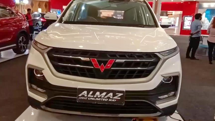 2020款五菱宏光almaz亮相大商场看到配置心动了