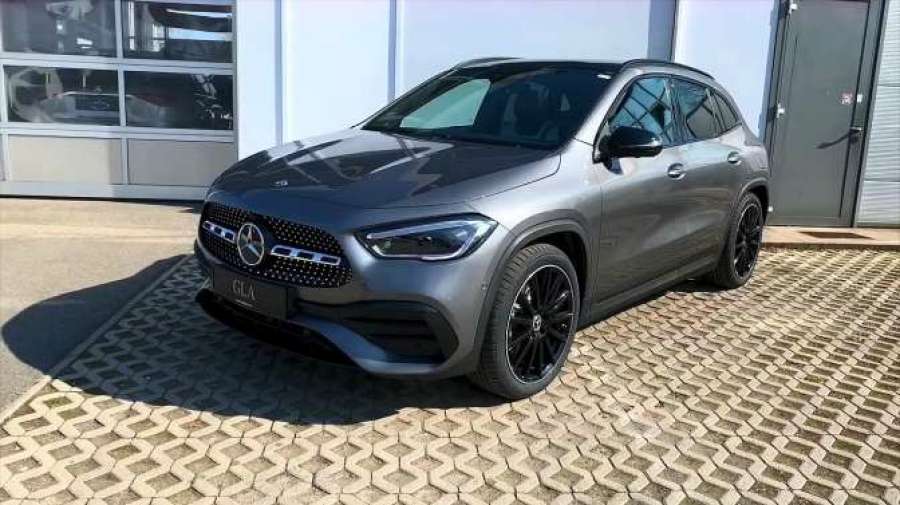 2021款奔驰gla200到店实拍看到外观内饰后给个不心动的理由