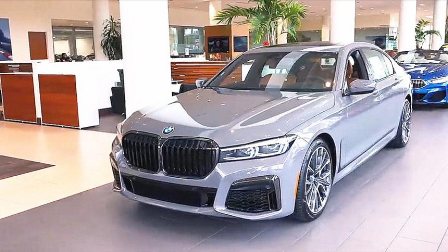 女土豪预定的2020款宝马7系750i到店打开车门那刻心动了