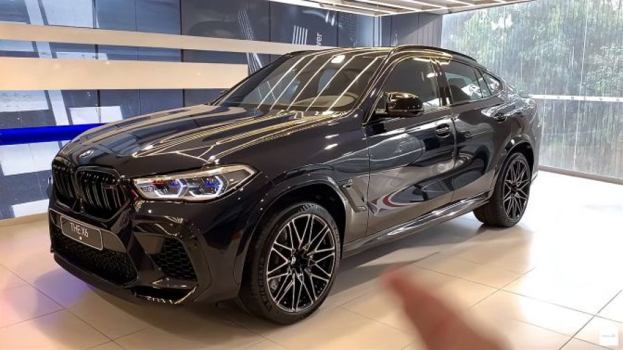 2021款宝马x6m版按下钥匙坐进驾驶室那刻瞬间忘记了卡宴