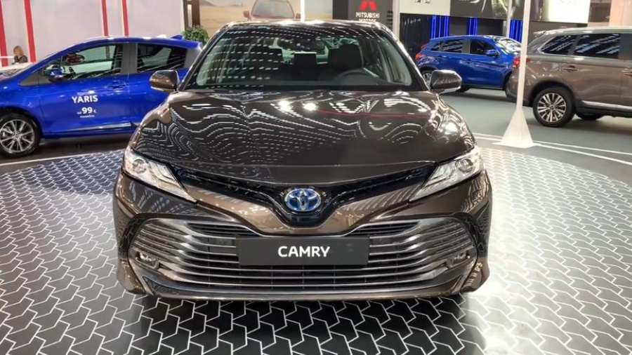 丰田凯美瑞hybrid混动版外观和内饰高清实拍