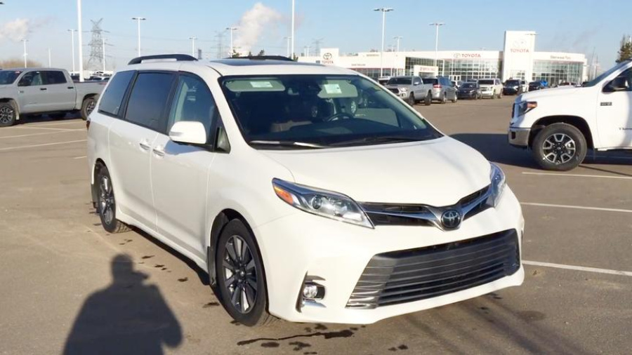 丰田塞纳limited高配版到货外观和内饰高清实拍