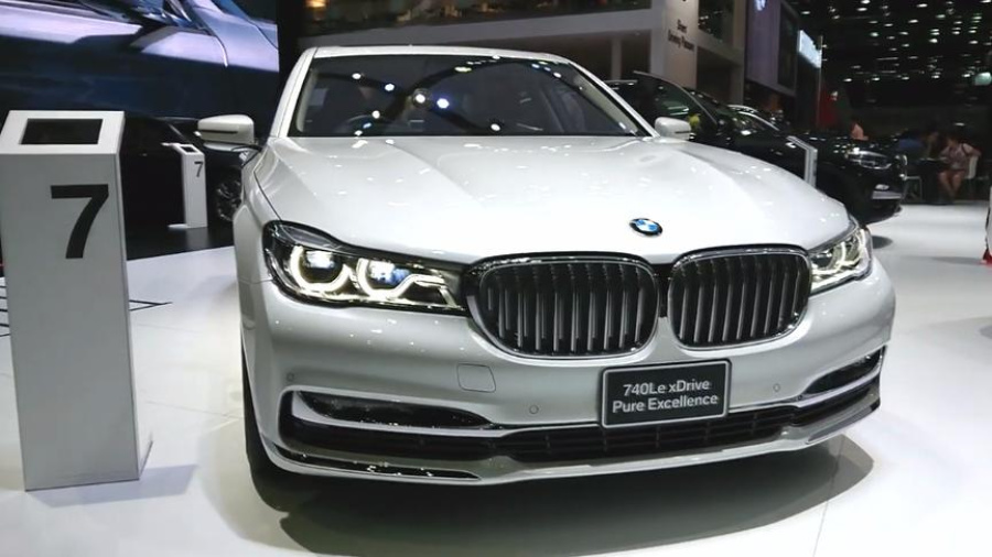 怒怼奥迪a8宝马740le混动版外观和内饰实拍