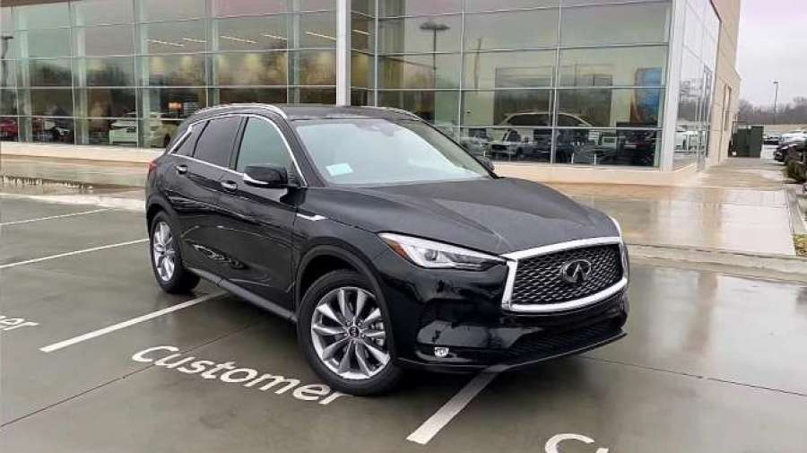 2020款英菲尼迪qx50到店实拍坐进车内看到内饰买不买自己考虑