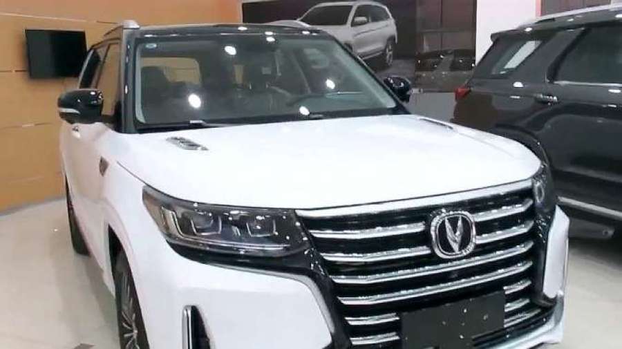 2020款长安cs95白色版到店赏鉴后备箱开启后心动一幕即将上演