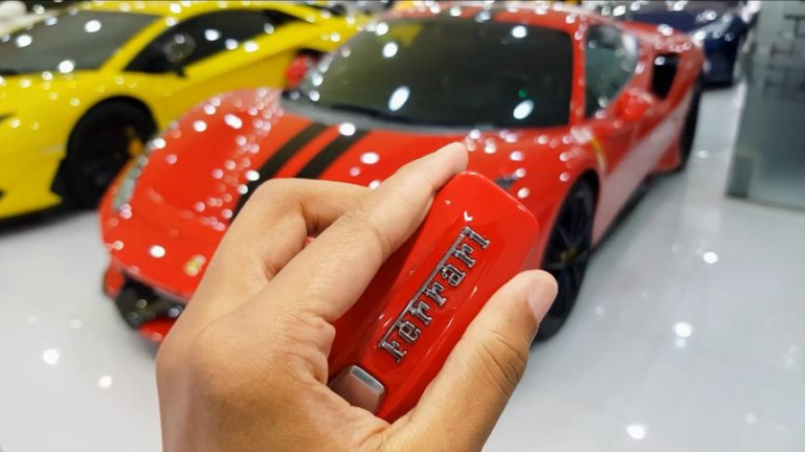 按下法拉利488pista钥匙坐进车内那刻才知道什么是心动