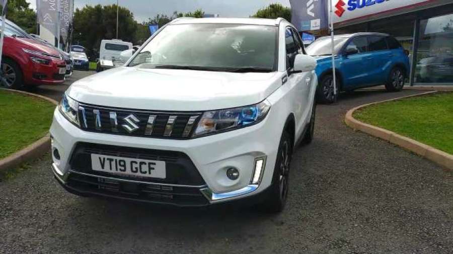 帅气的四驱小型suv实拍铃木维特拉