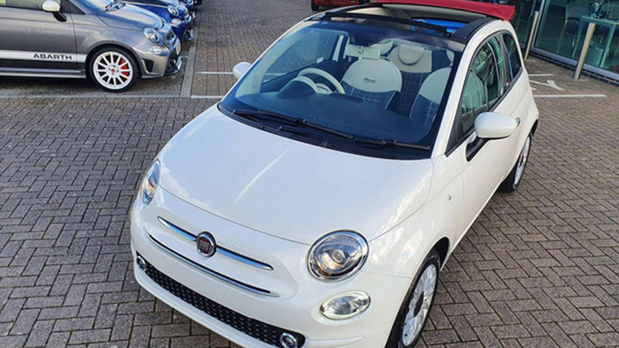 菲亚特500敞篷版实拍复古外观设计折叠软顶敞篷