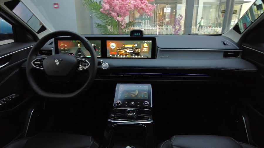 到店实拍哪吒upro内饰解析科技感十足