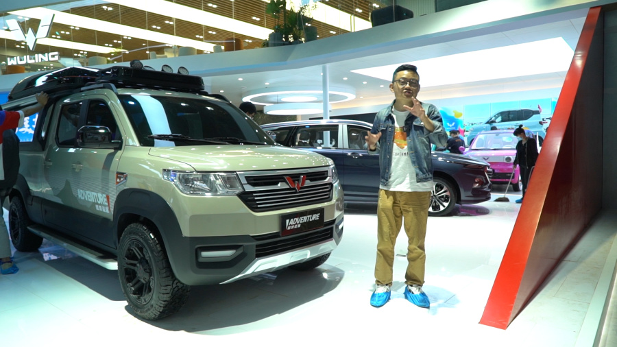 提前探馆五菱汽车展台新款suv即将发布零距离体验激浪征途