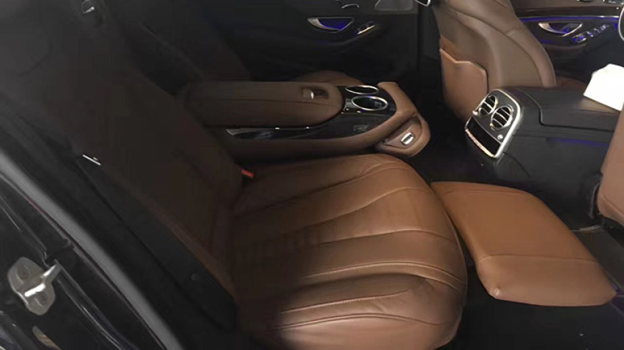 19款奔驰s450后排腿托