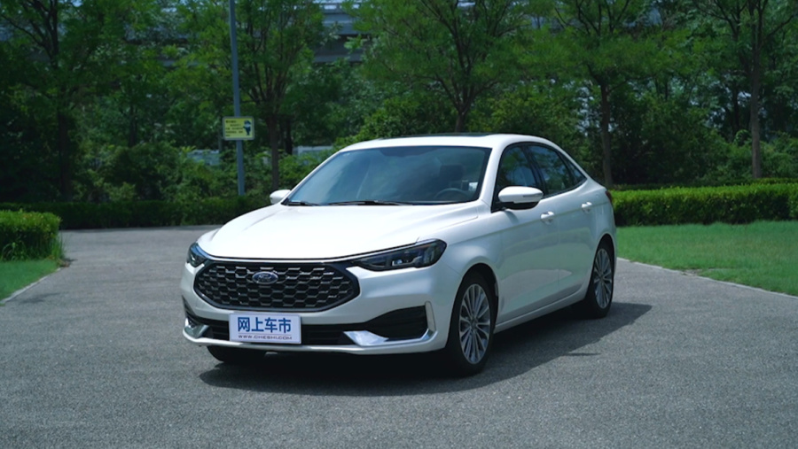 实拍新款福睿斯外观设计高级有面子