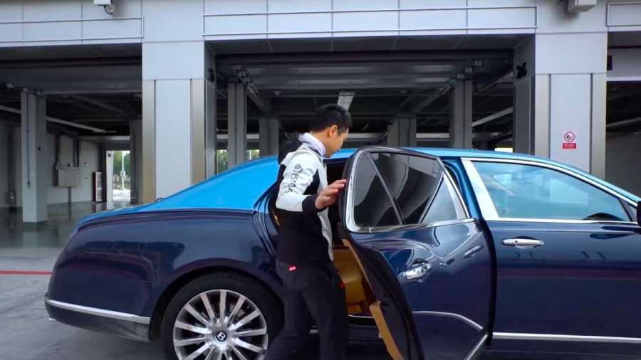 超豪华宾利老板座到底有哪些黑科技一起坐进来感受下